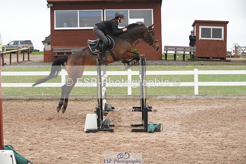 251109-115308-03667 - Cls 20 Newcomers and 1.10m Open