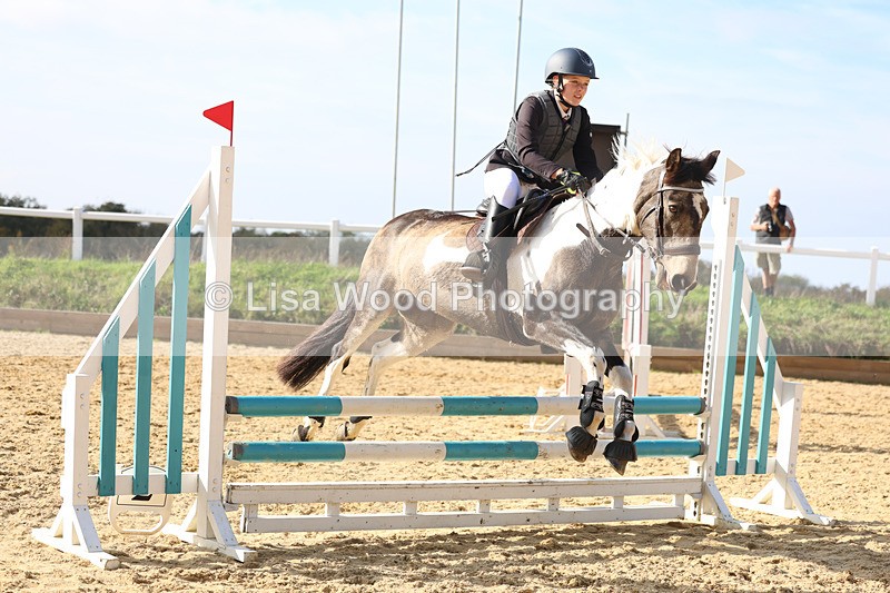 3E7A7970 - Class 4: 70cm open