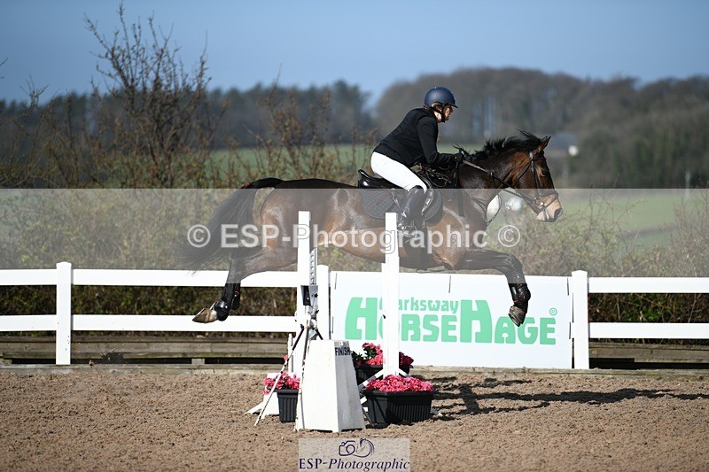 250330-102917-06132 - Cls 32 British Novice and 90cm