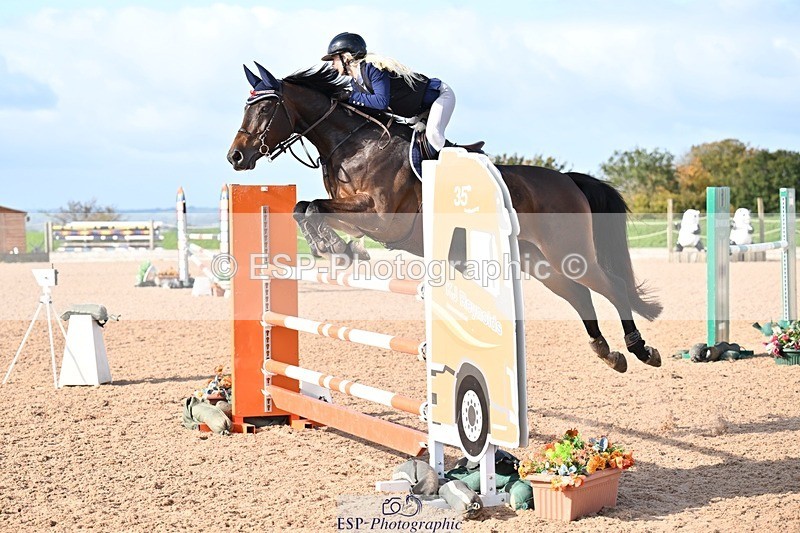 251005-104517-02850 - Cls 15 Foxhunter and 1.20m