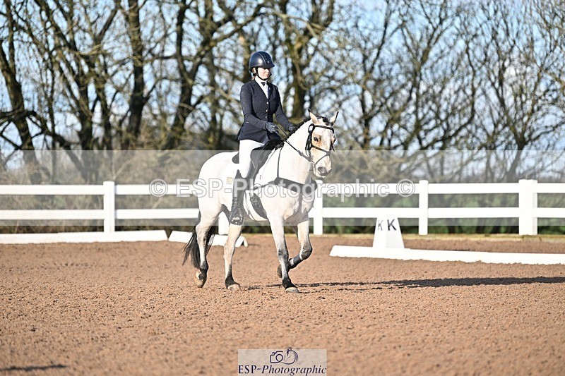 241214-103826-01183 - 146-CHLOE.DUNN-Towerhill.Shamie