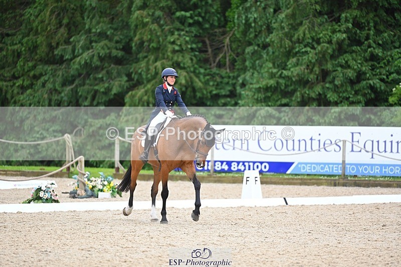 240524-114048-08976 - 520-LONDON_52-Laura_Collett