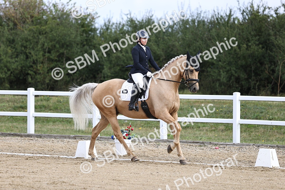 SBM_015401 - Class 14 - Novice 23 - 9.05-10.08