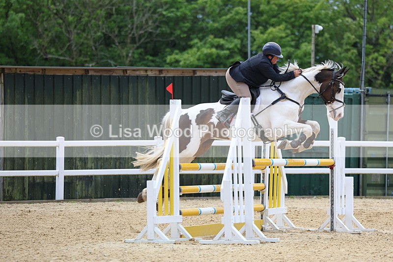 3E7A9367 - Class 8: Senior Newcomers/1.10m open