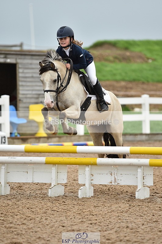 220829A-163946-00291 - 70cm Classes 3a 3b & 4