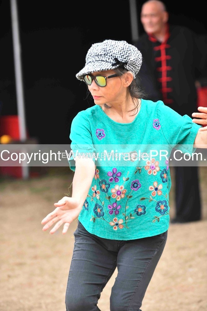SH4_1475 - Tai Chi with Lisa Kay.