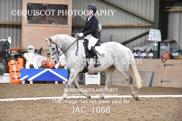 JAC_1068 - CLASS 4 NOVICE 1