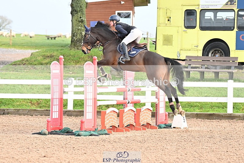 231209A-123709-01790 - Cls 12 Newcomers & 1.10m Open