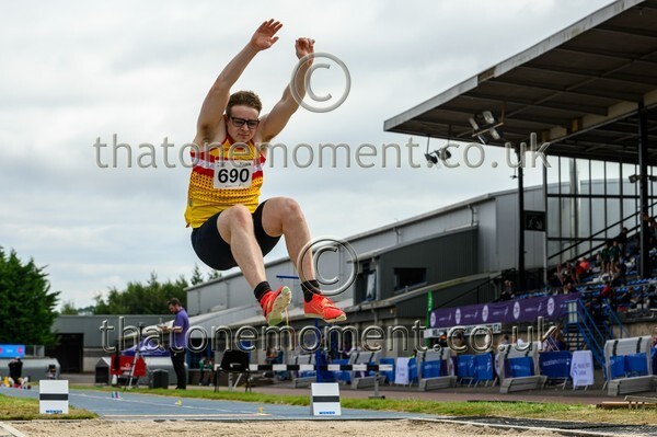 Sen25SUN-916885 - Field Male