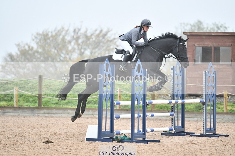 241102A-113428-04332 - SAT Cls 9 British Novice and 90cm Open