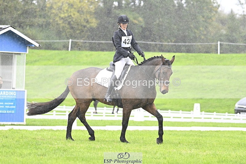 251023A-121013-04036 - F-420-Helen.Buckland