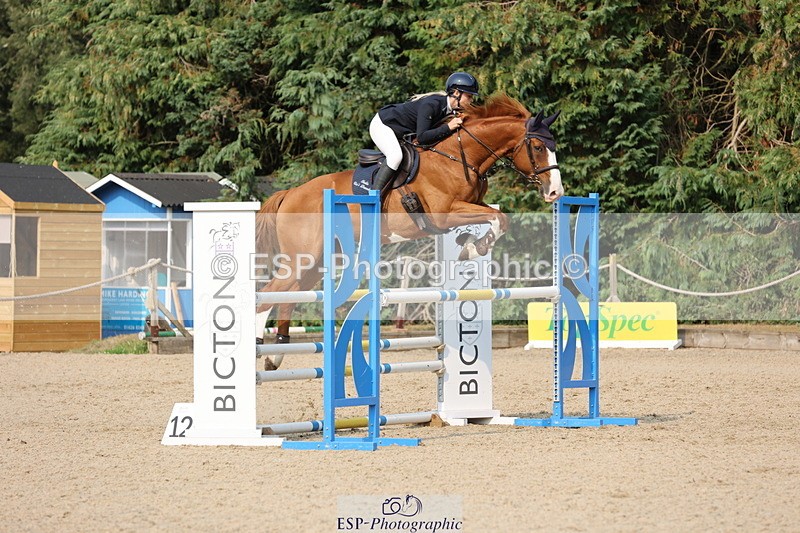 250816A-160946-02676 - Cls 9 Snr 1.10m Open