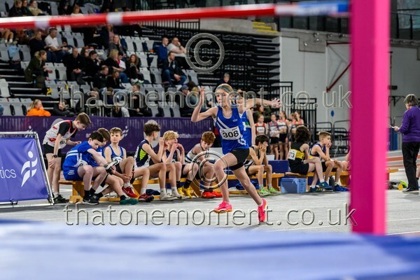 AgeInd25SUN-914672 - Field Female