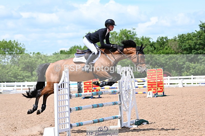 240619A-142706-00593 - Cls 4 Snr Newcomers and 1.10m Open