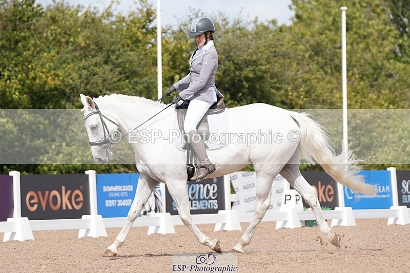 250906-122437-02329 - 070-Charlotte.DoreyDeards.Silver.Bounce