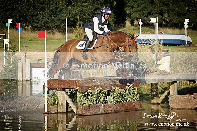 BE250819 2561a - Equestrian