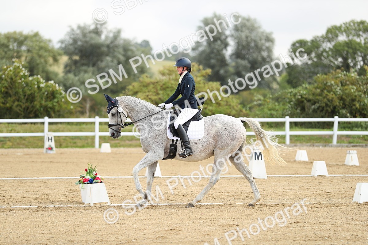 SBM_015084 - Class 13 - Novice 23 - 8,30-9.33