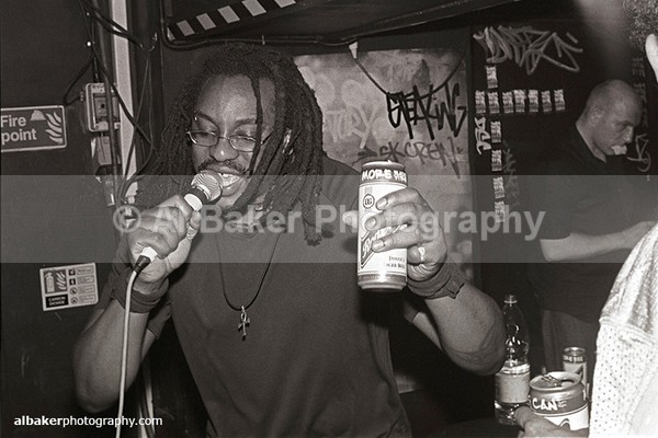 01 - Friends-&-Family @ the-roadhouse 31.05.03