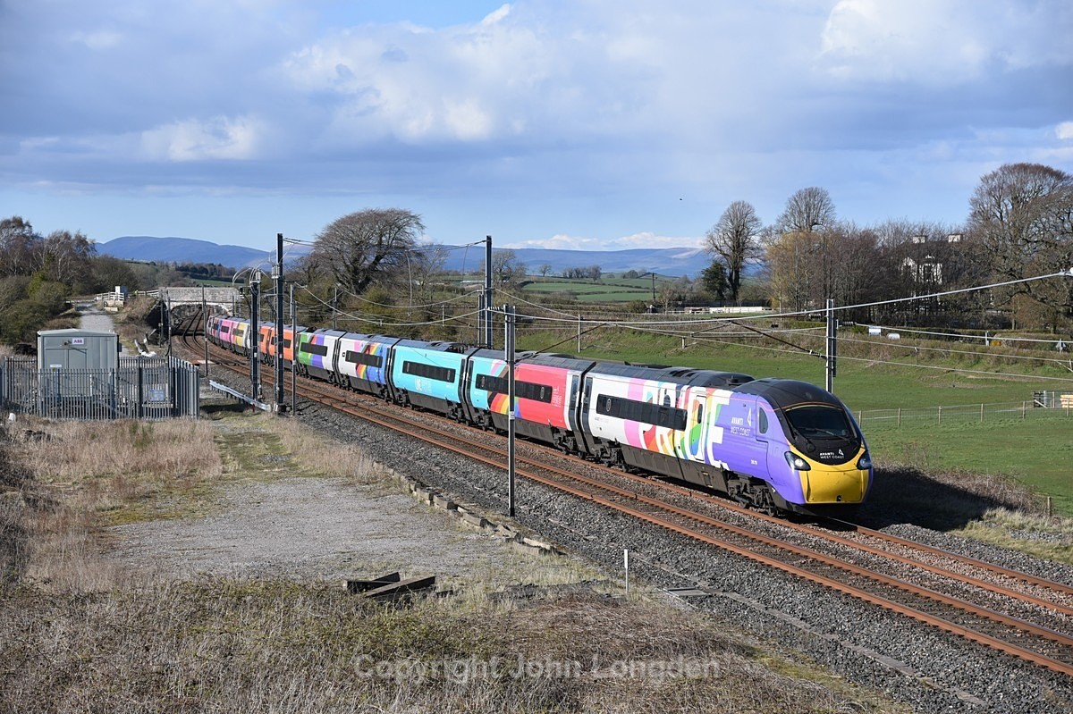 JL - 12.4.21 390119 9M86 14:53 Edinburgh - Euston, Elmsfield - West Coast Main Line (north to south)