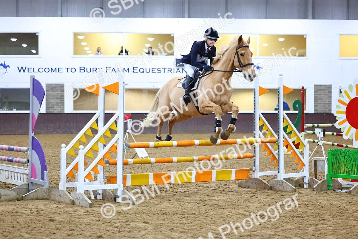 SBM_002561 - Class 6 - Holly & Ivy Stakes - 90cm