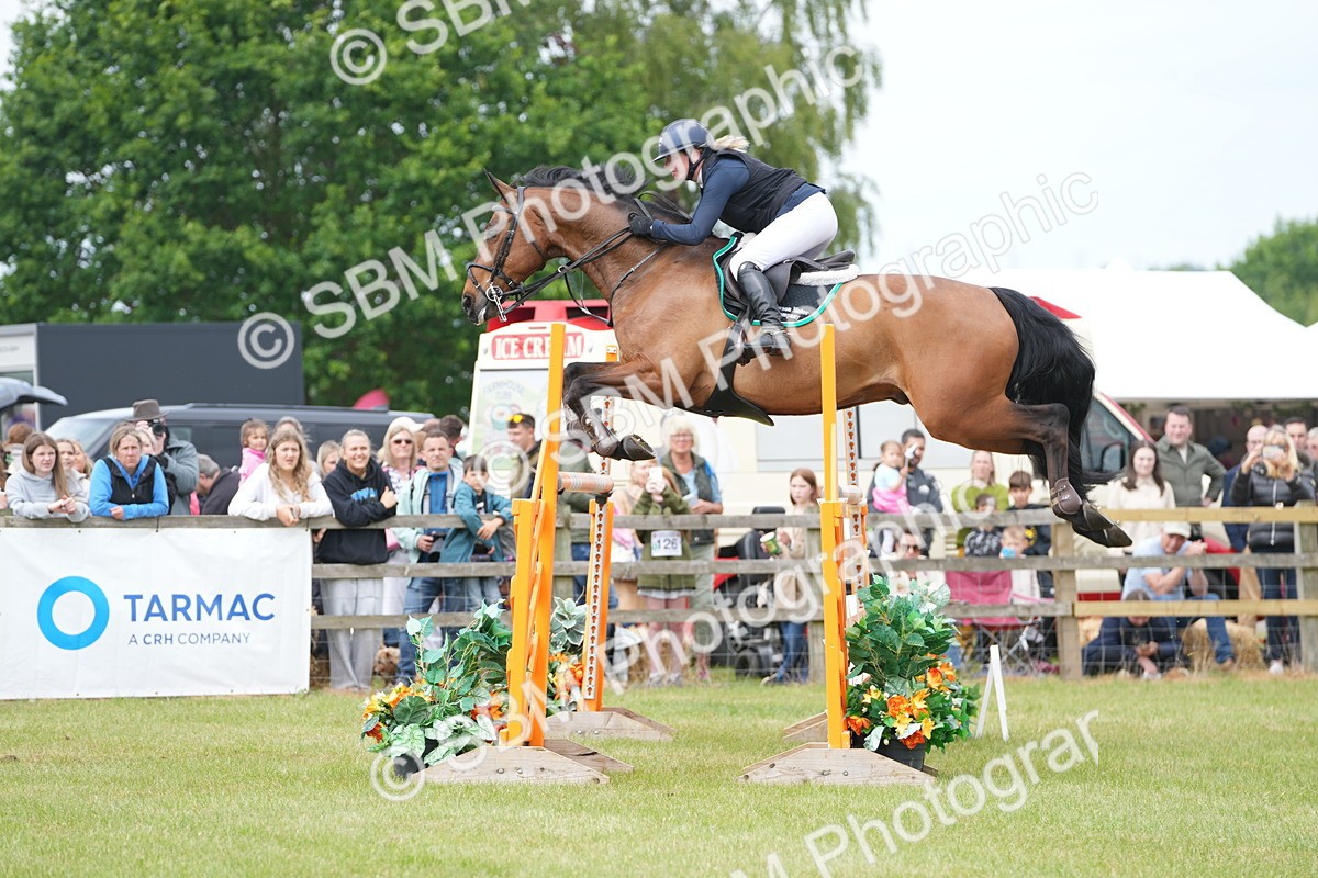 SBM_06490 - Class 202 - National 1.40m Open