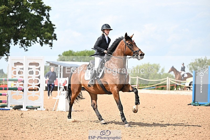 240828A-140106-00764 - Cls 4 Snr Newcomers and 1.10m Open