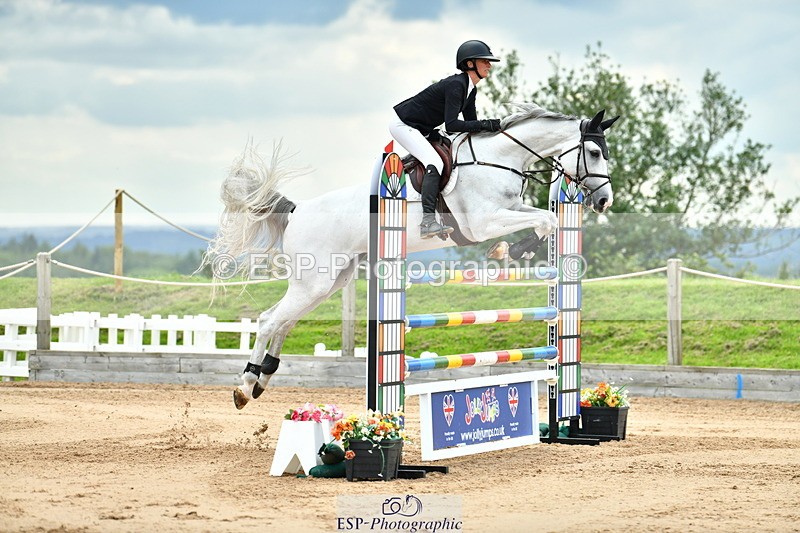 230720A-150550-03698 - Cls 9, 2 Star Big 1.40m Start to break