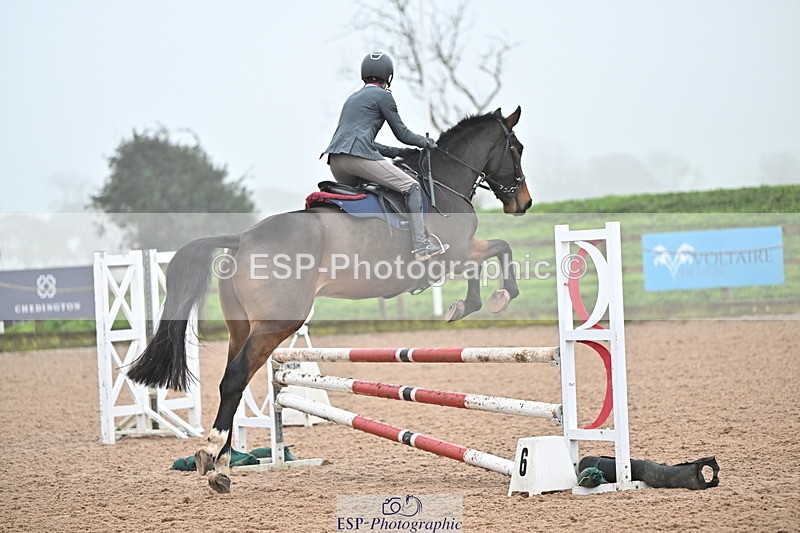 241103A-104309-06725 - SUN Cls 18 British Novice and 90cm Open