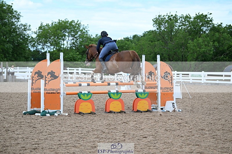 240608A-152207-01611 - Cls 11 Pony Newcomers and 1m Open