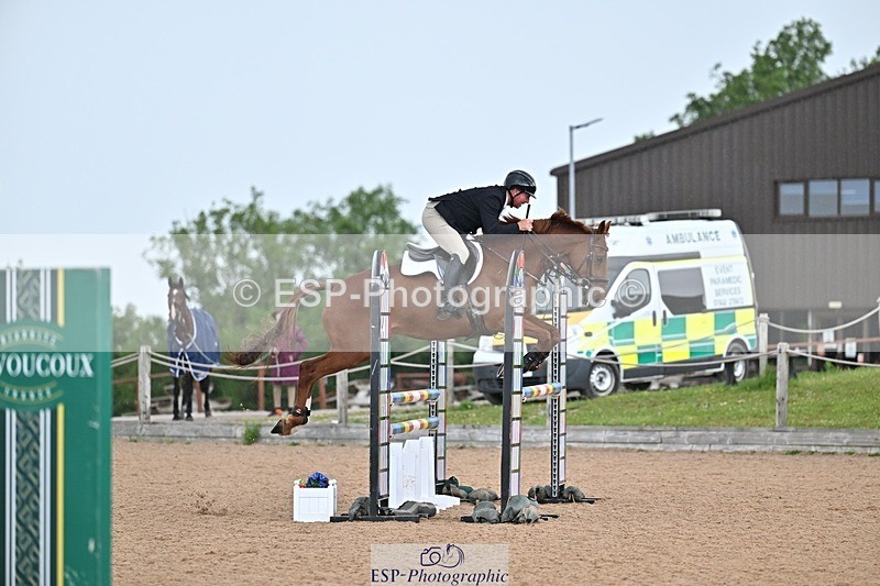 260610-122205-00415 - Cls 5 Snr Newcomers and 1.10m