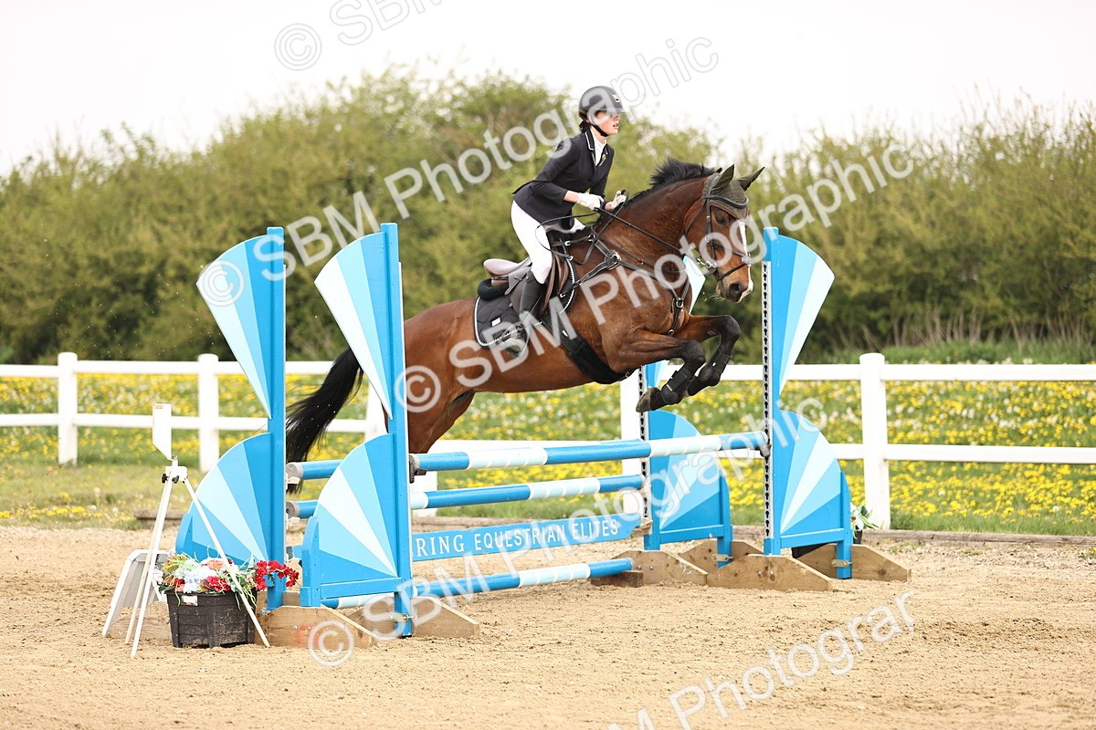  - Class 15 - Senior British novice - 90cm