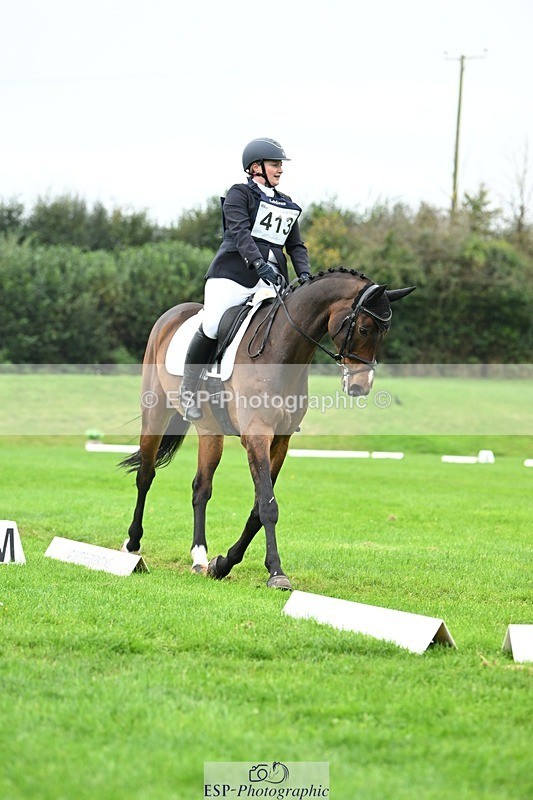 241024-141036-04429 - 413-Sophie.Westmore-CALCOURT.LEONARDO