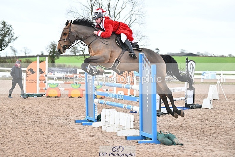 241206-131911-00974 - Cls 5 Newcomers and 1.10m Open