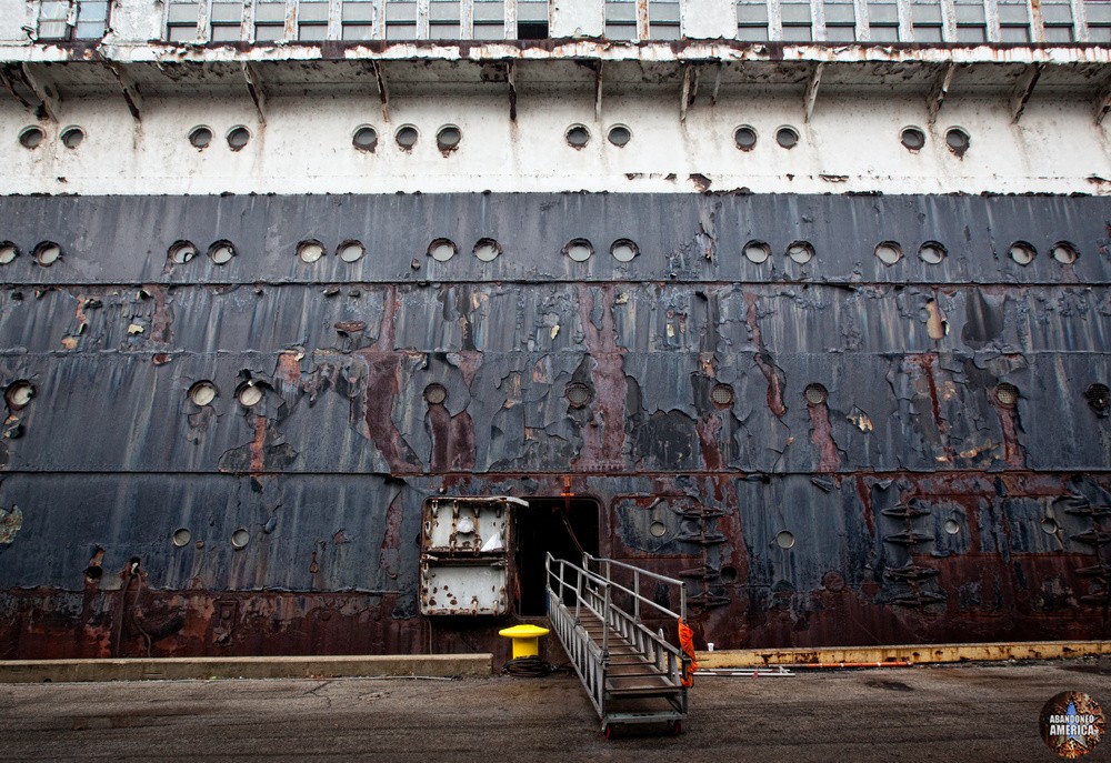 Entryway | SS United States (Philadelphia, PA) - SS United States