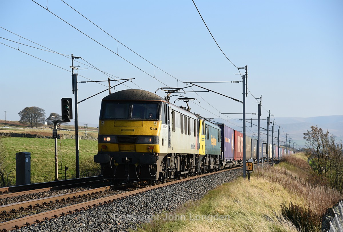 JL - 10.10.18 90044 & 90046 4S44 Daventry - Coatbridge, Salterwath - West Coast Main Line (north to south)
