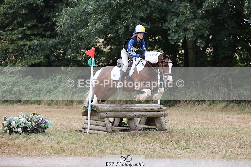 250824A-124955-36734 - 2010-Freya.Hallam-Deakin-Tommy