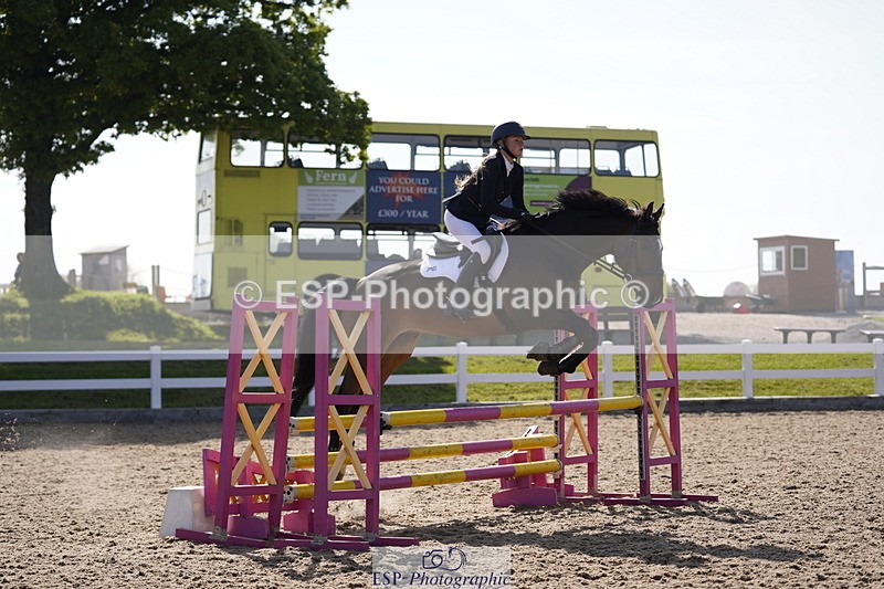 230527A-091722-03213 - Cls 19 British Novice & 90cm Open