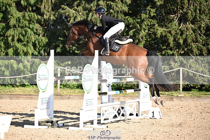 260321A-145002-00992 - 6 Foxhunter 1m 20 Open
