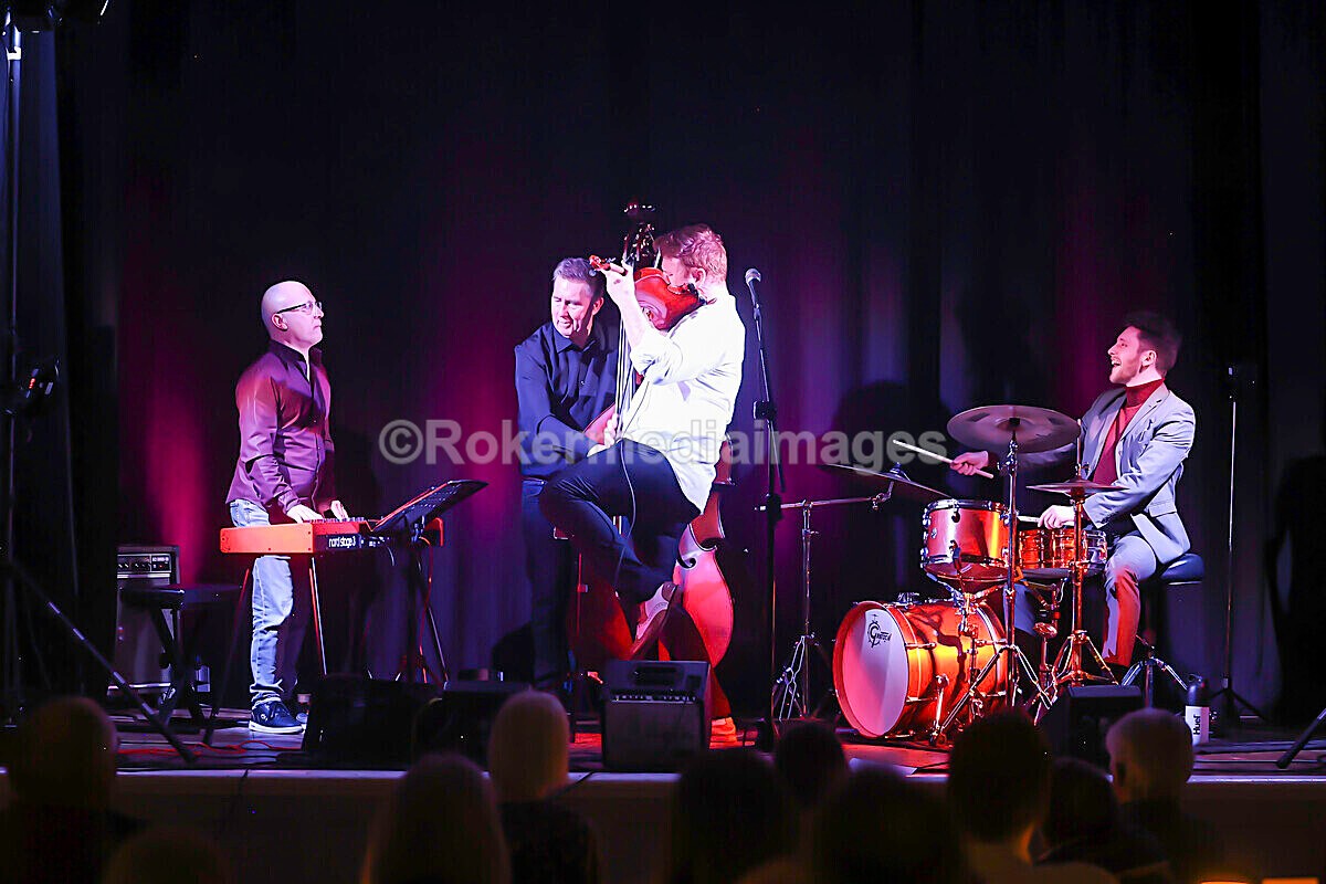 AMP  Ben-160 - AMP TRIO + Ben Holder