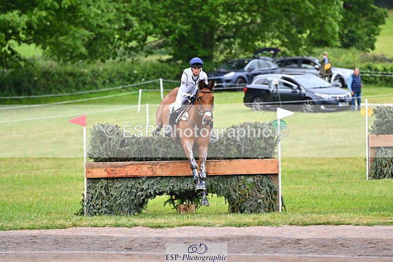 250524A-093113-08702 - A-001-Jemima.Howden-HEADS.UP