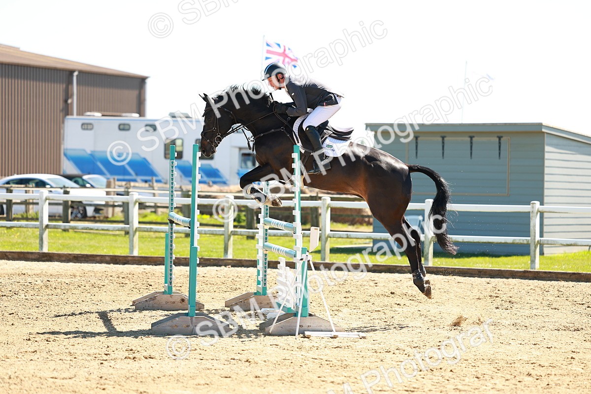 SBM_001732 - Class 5 - Senior Foxhunter - 1.20m