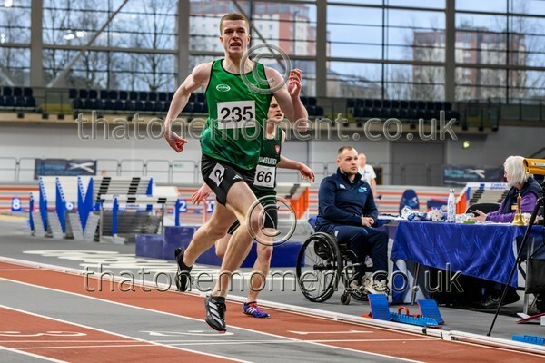 StudInd-914773 - Track Male Set One