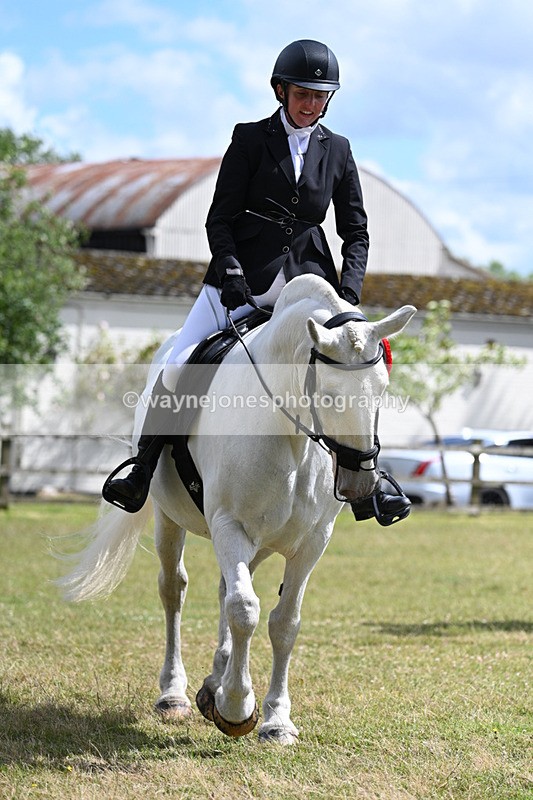 WJ7_0038 - Class 8 Ridden Veterans