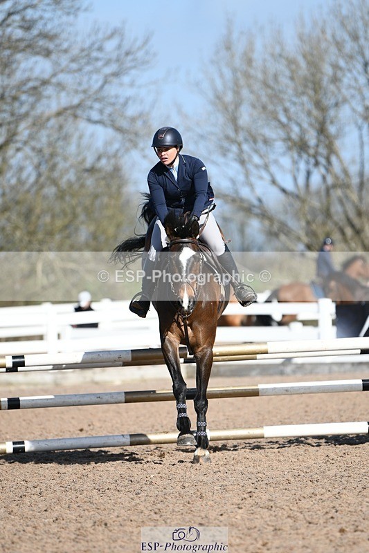 250330-102501-06103 - Cls 32 British Novice and 90cm