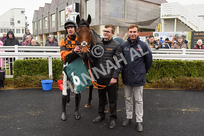 310125-Race 3-Turn And Finish-4512 - Race 3