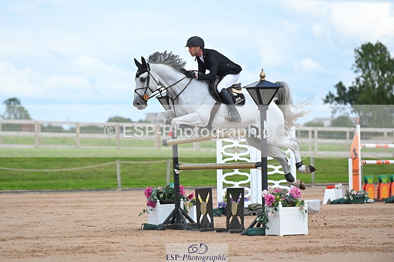 230721A-154042-07366 - Cls 10, 2 Star Big 1.45m Start to break