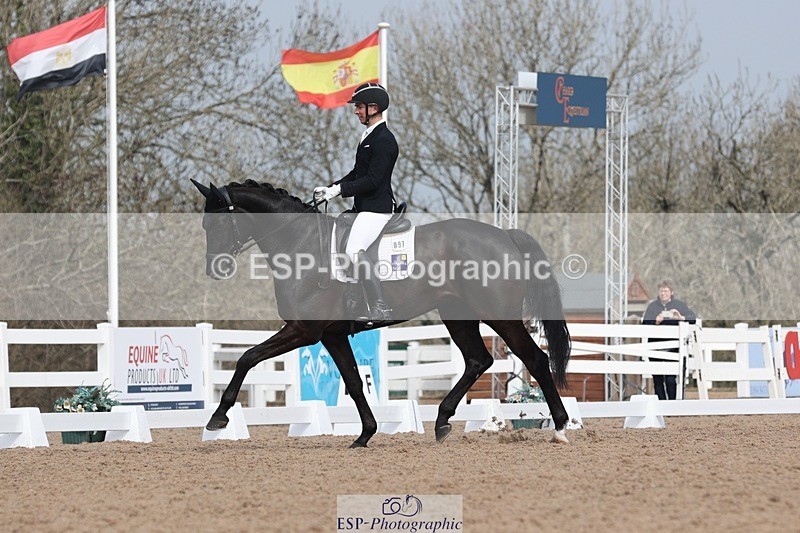 250404-111907-04917 - 093+097-Jennifer.Charleston+Gijs.Van.Vooren