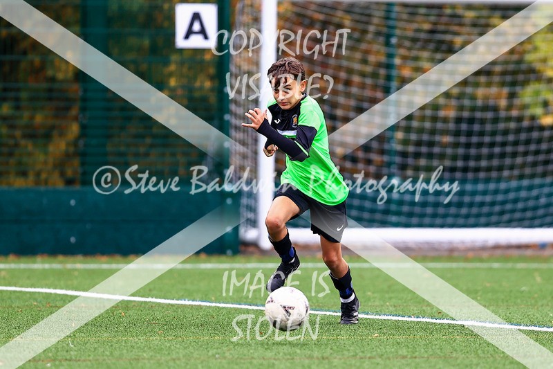 1DX30581 - 2025-10-12 FC Abbey Meads U14 Orange V Kingsdown Lions U14