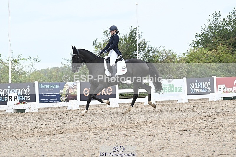 250907-124340-08110 - 034-Jasmine.SmithNigrasine.Rain