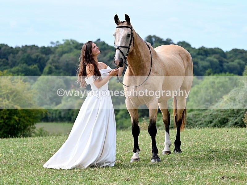 WJ7_7041 - Zoe & Fred Wedding Dress Shoot 09-08-25